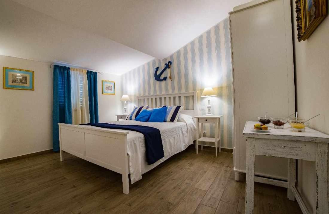 Quattro Torri B&B サンタ・テレーザ・ディ・リーヴァ エクステリア 写真